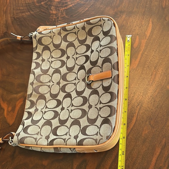 Coach Signature Canvas with Leather trim shoulder bag - Picture 5 of 8